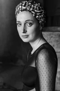 Mujer Posando para una Foto